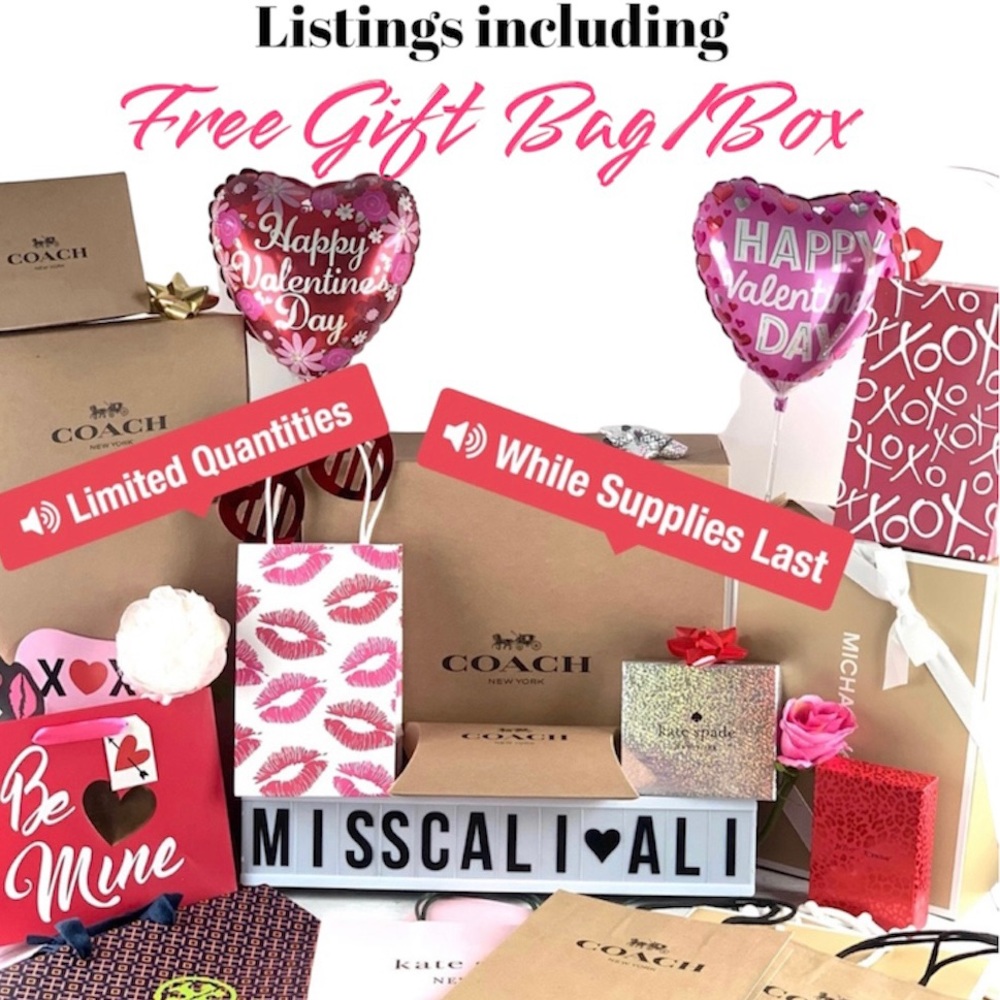 GIFT BAGS/BOXES 💝 🎁 🛍 While Supplies Last